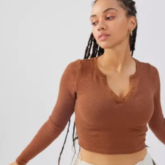 BDG Dev Notched Long Sleeve Top - Brown - Picture 4 of 4